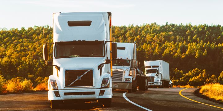 Streamlining Supply Chains: How Efficient Trucking Solutions Enhance Business Logistics
