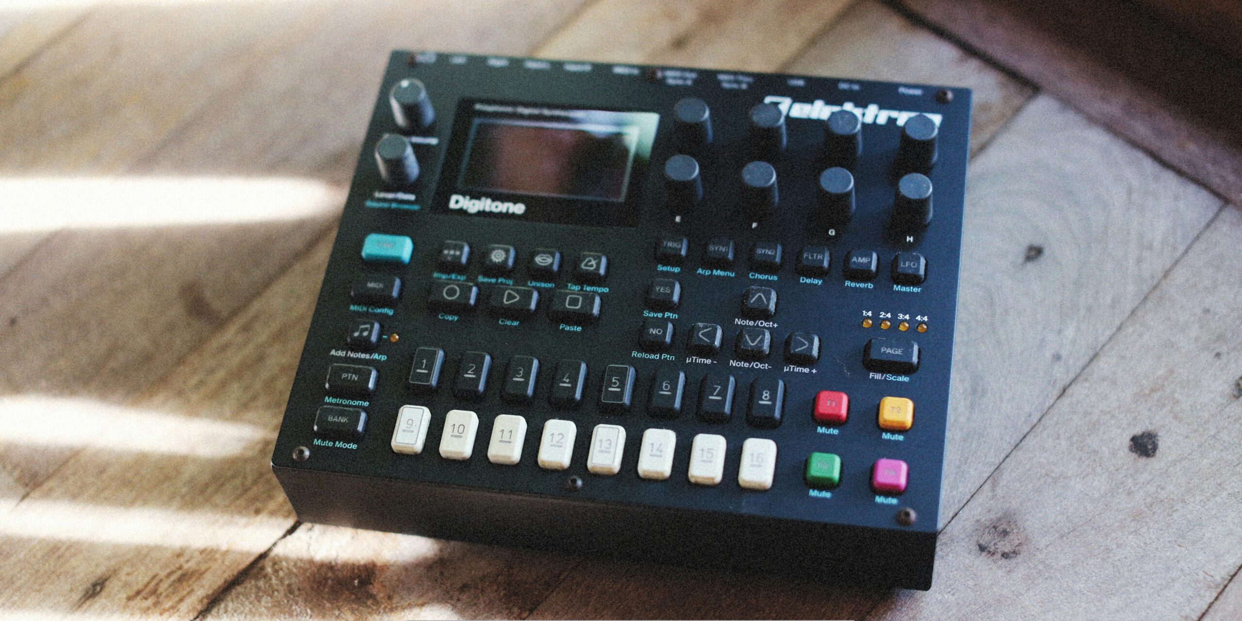 pocket synth scaled